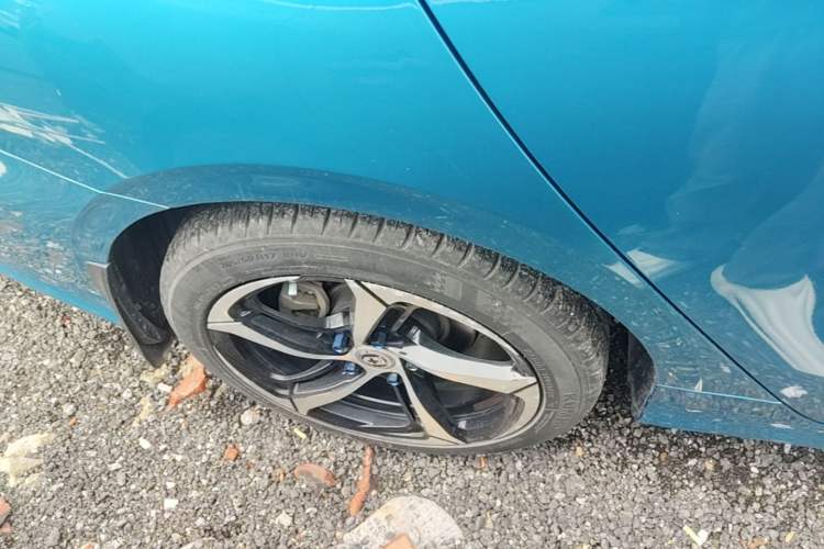 Used Geely Auto Binray 2021 1.4T CVT Asian Games Edition Right Rear Wheel Hub