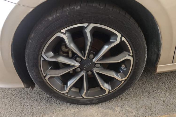 Used Geely Auto Binray 2021 1.4T CVT Asian Games Edition Left Front Wheel Hub