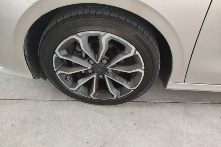 Used Geely Auto Binray 2021 1.4T CVT Asian Games Edition Left Front Wheel Hub
