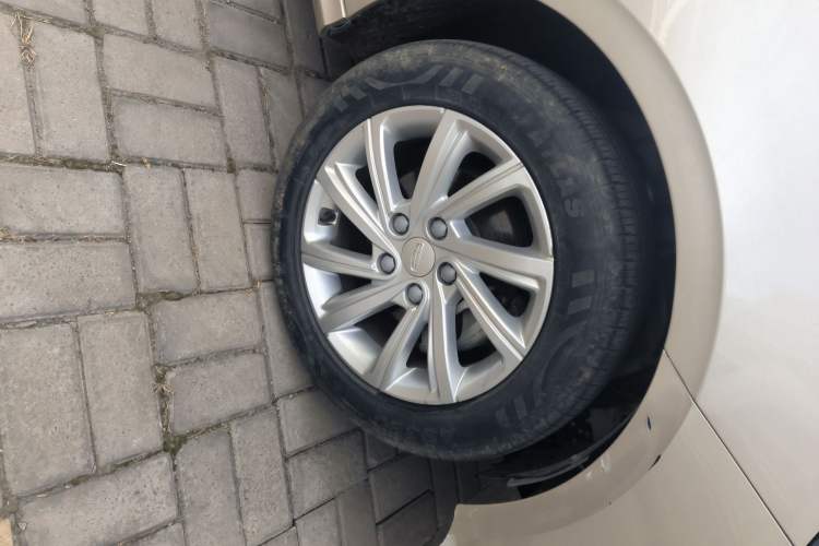 Used Geely Auto Binray 2021 1.4T Manual Luxury Edition Right Front Wheel Hub