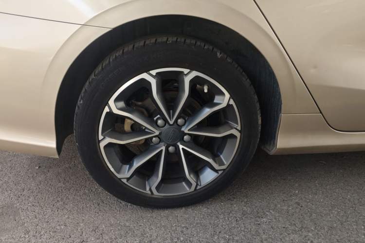 Used Geely Auto Binray 2021 1.4T CVT Asian Games Edition Right Rear Wheel Hub