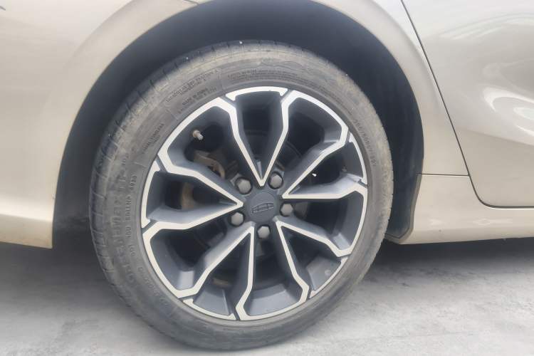 Used Geely Auto Binray 2021 1.4T CVT Asian Games Edition Right Rear Wheel Hub