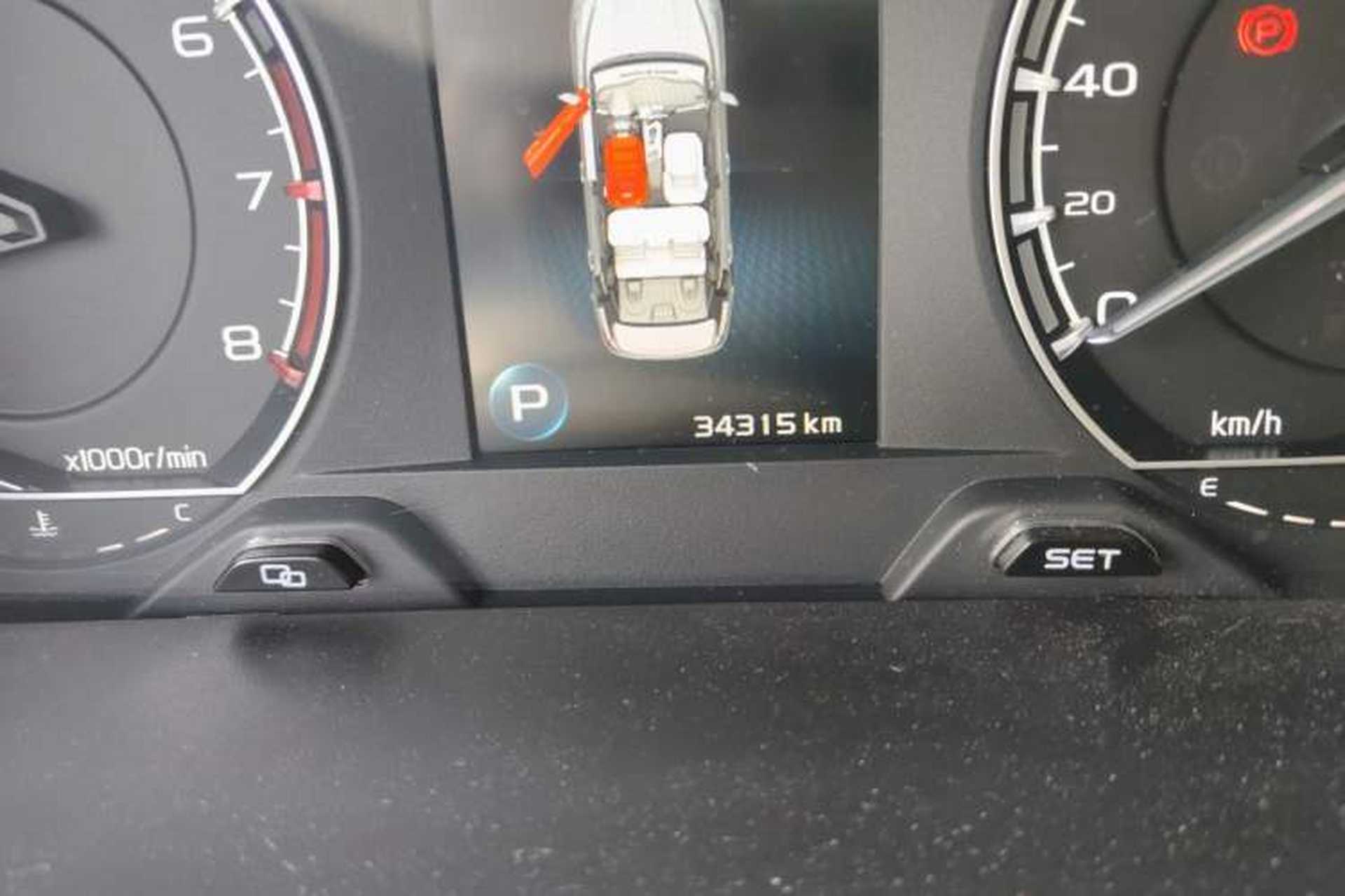 Used Geely Auto Binray 2021 1.4T CVT F-Sport Edition Odometer Close Up