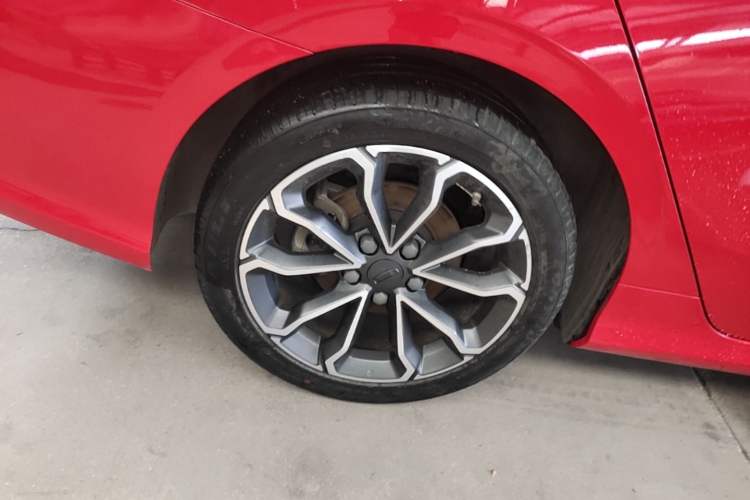 Used Geely Auto Binray 2021 1.4T CVT Asian Games Edition Right Rear Wheel Hub