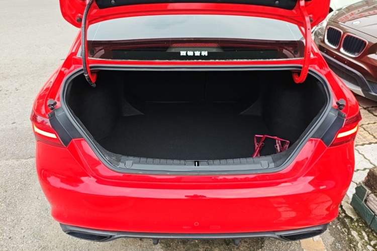 Used Geely Auto Binray 2021 1.4T CVT F-Sport Edition Trunk