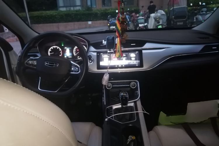 Used Geely Auto Binray 2021 1.4T Manual Luxury Edition Center Console