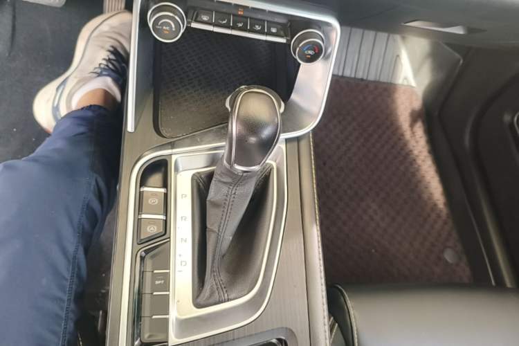 Used Geely Auto Binray 2021 1.4T CVT Asian Games Edition Gear Lever
