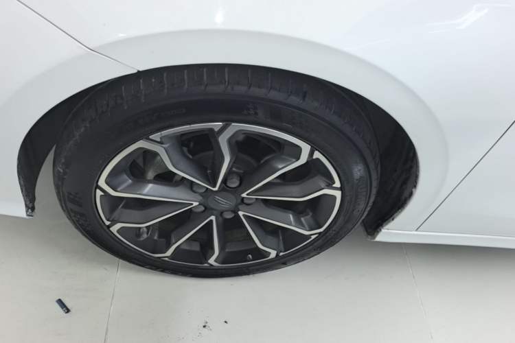 Used Geely Auto Binray 2021 1.4T CVT Asian Games Edition Left Front Wheel Hub