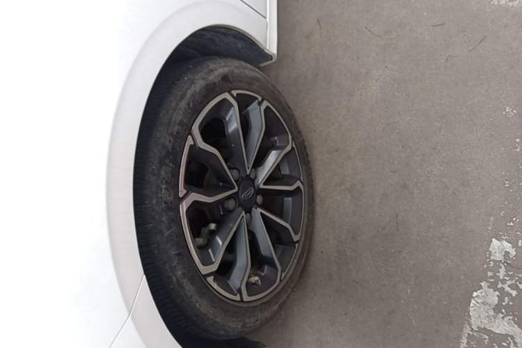 Used Geely Auto Binray 2021 1.4T CVT Asian Games Edition Left Front Wheel Hub