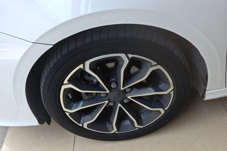 Used Geely Auto Binray 2021 1.4T CVT Asian Games Edition Left Front Wheel Hub