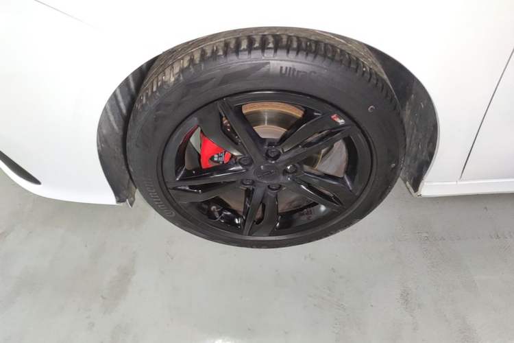 Used Geely Auto Binray 2021 1.4T CVT F-Sport Edition Left Front Wheel Hub