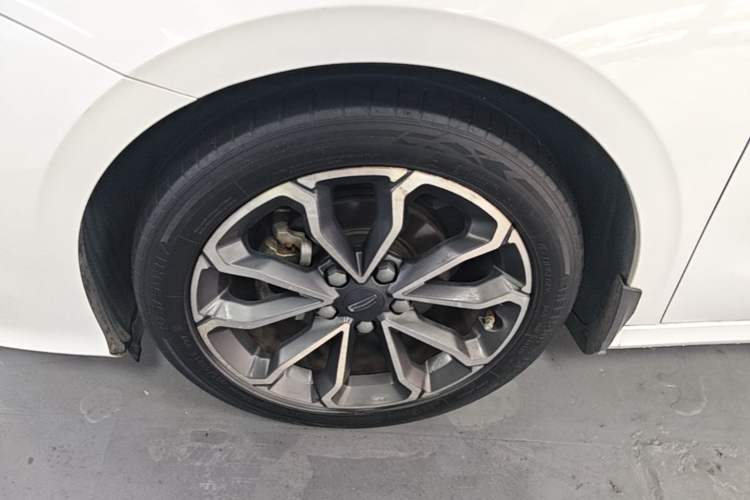 Used Geely Auto Binray 2021 1.4T CVT Asian Games Edition Left Front Wheel Hub