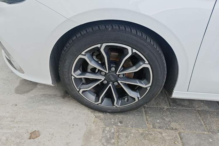 Used Geely Auto Binray 2021 1.4T CVT Asian Games Edition Left Front Wheel Hub