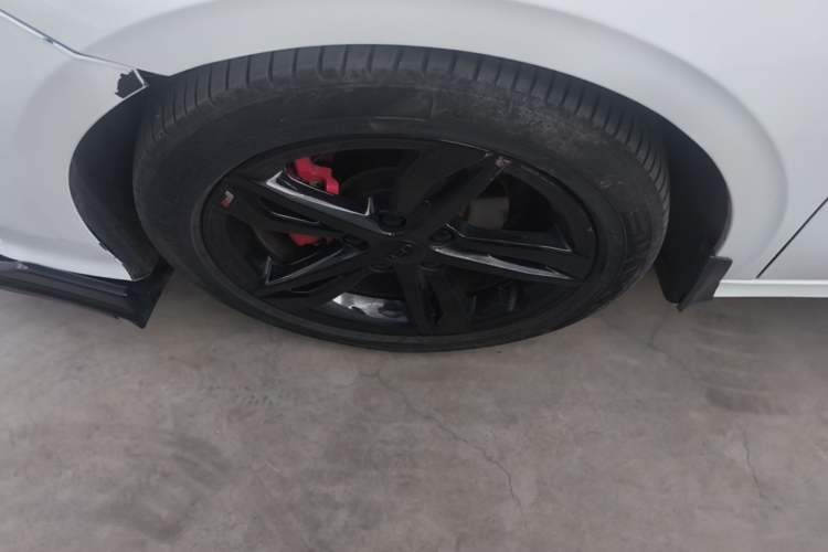 Used Geely Auto Binray 2021 1.4T CVT F-Sport Edition Left Front Wheel Hub