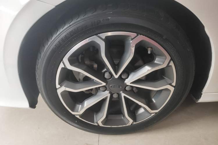 Used Geely Auto Binray 2021 1.4T CVT Asian Games Edition Left Front Wheel Hub