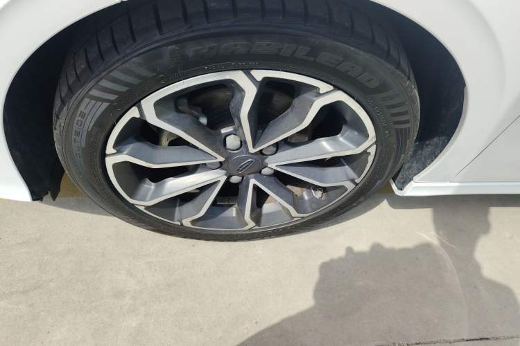 Used Geely Auto Binray 2021 1.4T CVT Asian Games Edition Left Front Wheel Hub