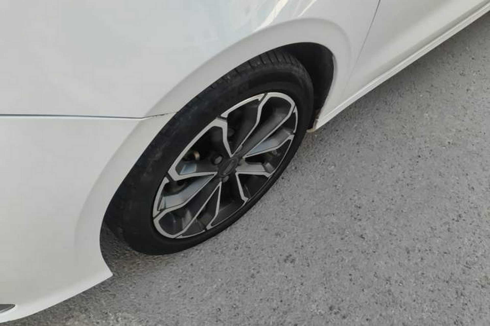 Used Geely Auto Binray 2021 1.4T CVT Asian Games Edition Left Front Wheel Hub