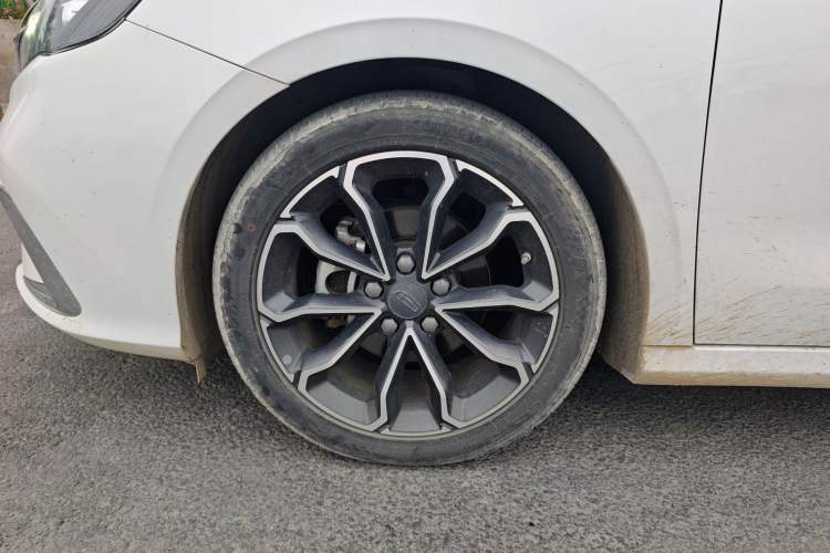 Used Geely Auto Binray 2021 1.4T CVT Asian Games Edition Left Front Wheel Hub