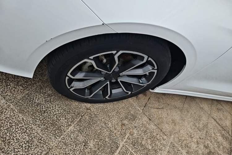 Used Geely Auto Binray 2021 1.4T CVT Asian Games Edition Left Front Wheel Hub