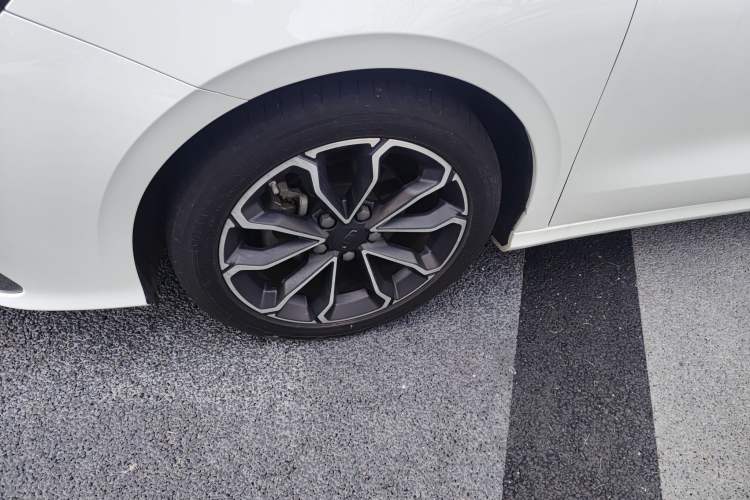 Used Geely Auto Binray 2021 1.4T CVT Asian Games Edition Left Front Wheel Hub