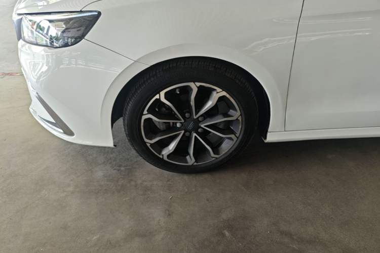 Used Geely Auto Binray 2021 1.4T CVT Asian Games Edition Left Front Wheel Hub