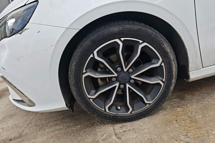 Used Geely Auto Binray 2021 1.4T CVT Asian Games Edition Left Front Wheel Hub