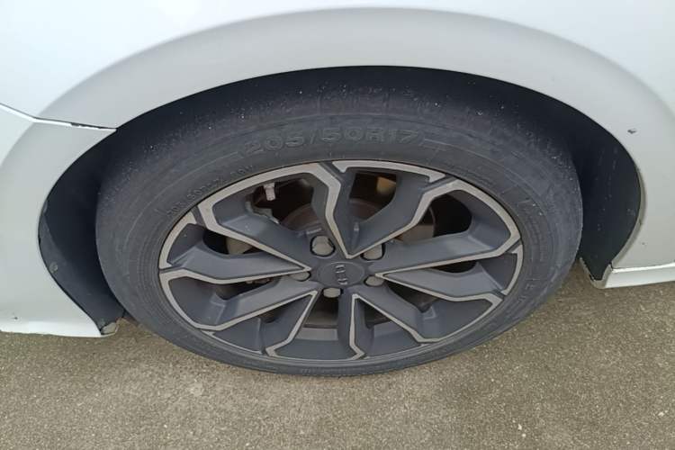Used Geely Auto Binray 2021 1.4T CVT Asian Games Edition Left Front Wheel Hub