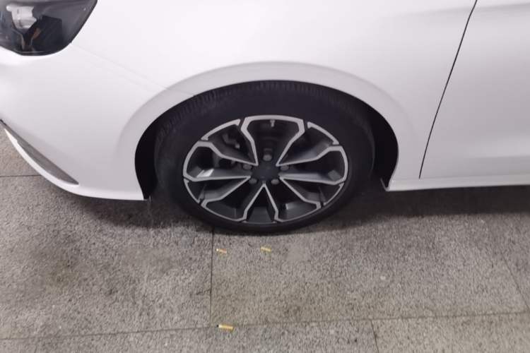 Used Geely Auto Binray 2021 1.4T CVT Asian Games Edition Left Front Wheel Hub