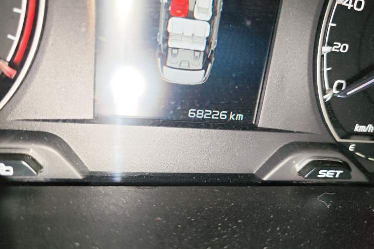 Used Geely Auto Binray 2021 1.4T CVT F-Sport Edition Odometer Close Up