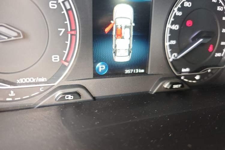 Used Geely Auto Binray 2021 1.4T CVT F-Sport Edition Odometer Close Up