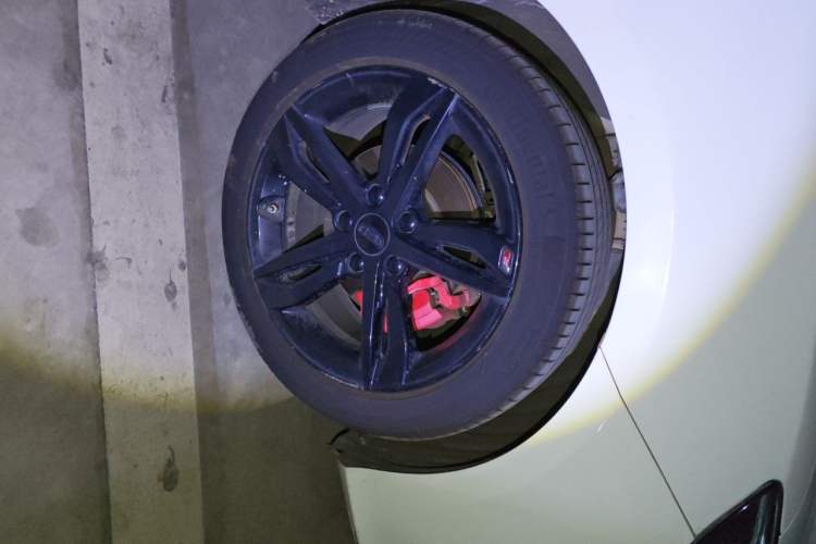 Used Geely Auto Binray 2021 1.4T CVT F-Sport Edition Right Front Wheel Hub
