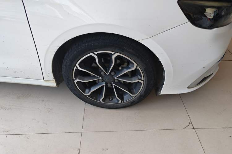 Used Geely Auto Binray 2021 1.4T CVT Asian Games Edition Right Front Wheel Hub