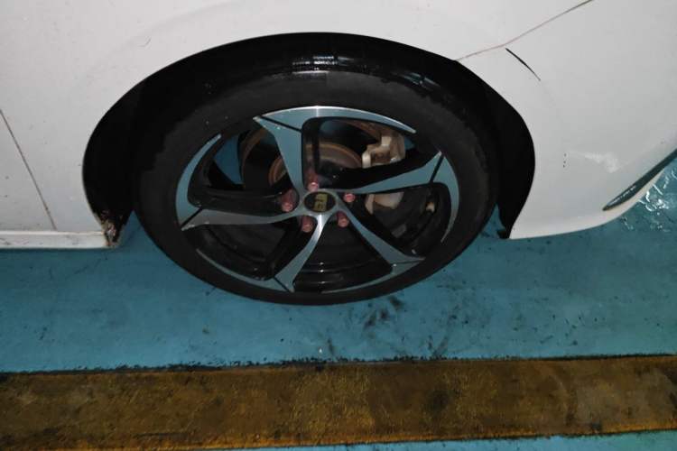 Used Geely Auto Binray 2021 1.4T CVT Asian Games Edition Right Front Wheel Hub