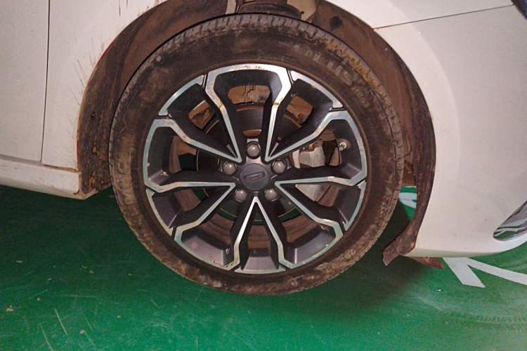 Used Geely Auto Binray 2021 1.4T CVT Asian Games Edition Right Front Wheel Hub
