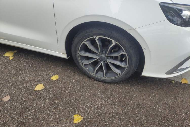 Used Geely Auto Binray 2021 1.4T CVT Asian Games Edition Right Front Wheel Hub