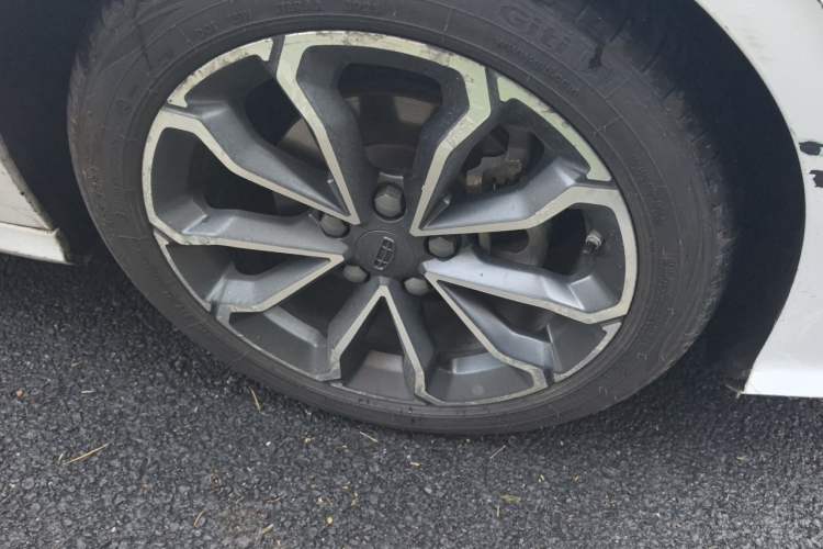 Used Geely Auto Binray 2021 1.4T CVT Asian Games Edition Right Front Wheel Hub