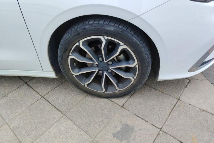 Used Geely Auto Binray 2021 1.4T CVT Asian Games Edition Right Front Wheel Hub