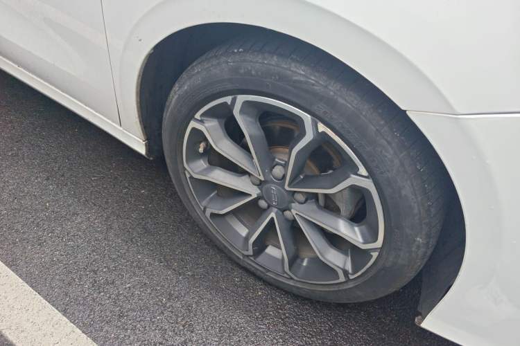 Used Geely Auto Binray 2021 1.4T CVT Asian Games Edition Right Front Wheel Hub