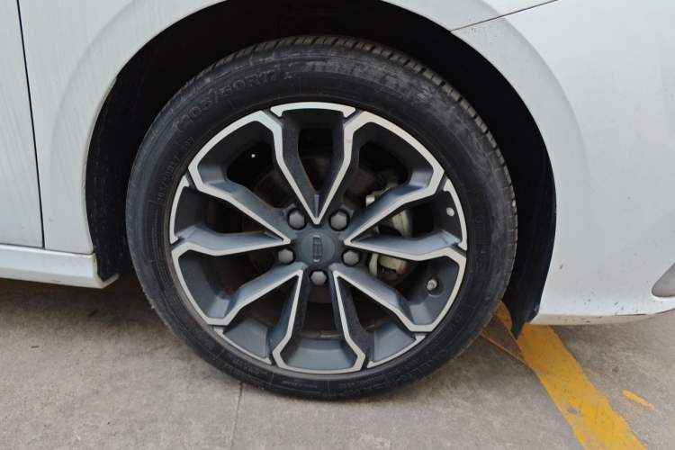 Used Geely Auto Binray 2021 1.4T CVT Asian Games Edition Right Front Wheel Hub