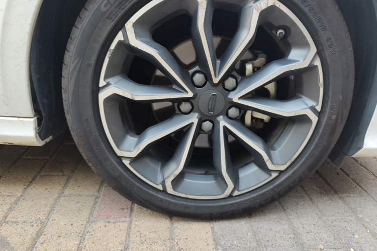 Used Geely Auto Binray 2021 1.4T CVT Asian Games Edition Right Front Wheel Hub