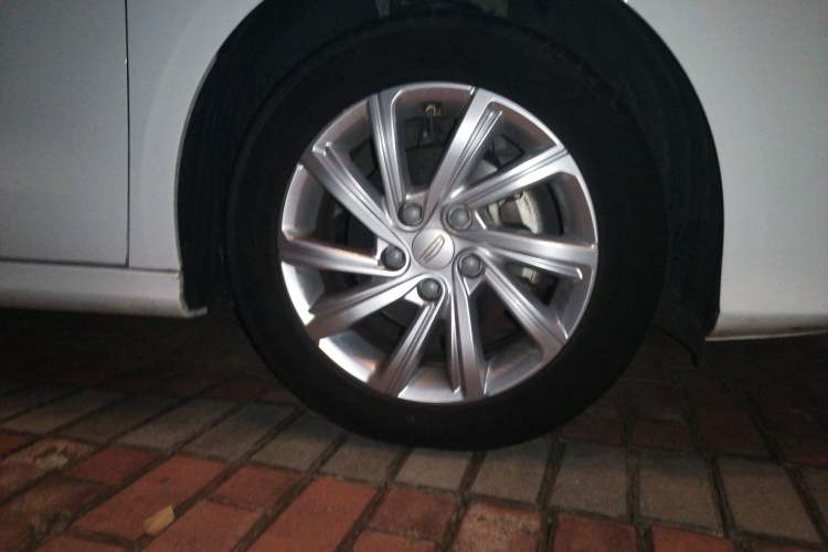 Used Geely Auto Binray 2021 1.4T Manual Luxury Edition Right Front Wheel Hub