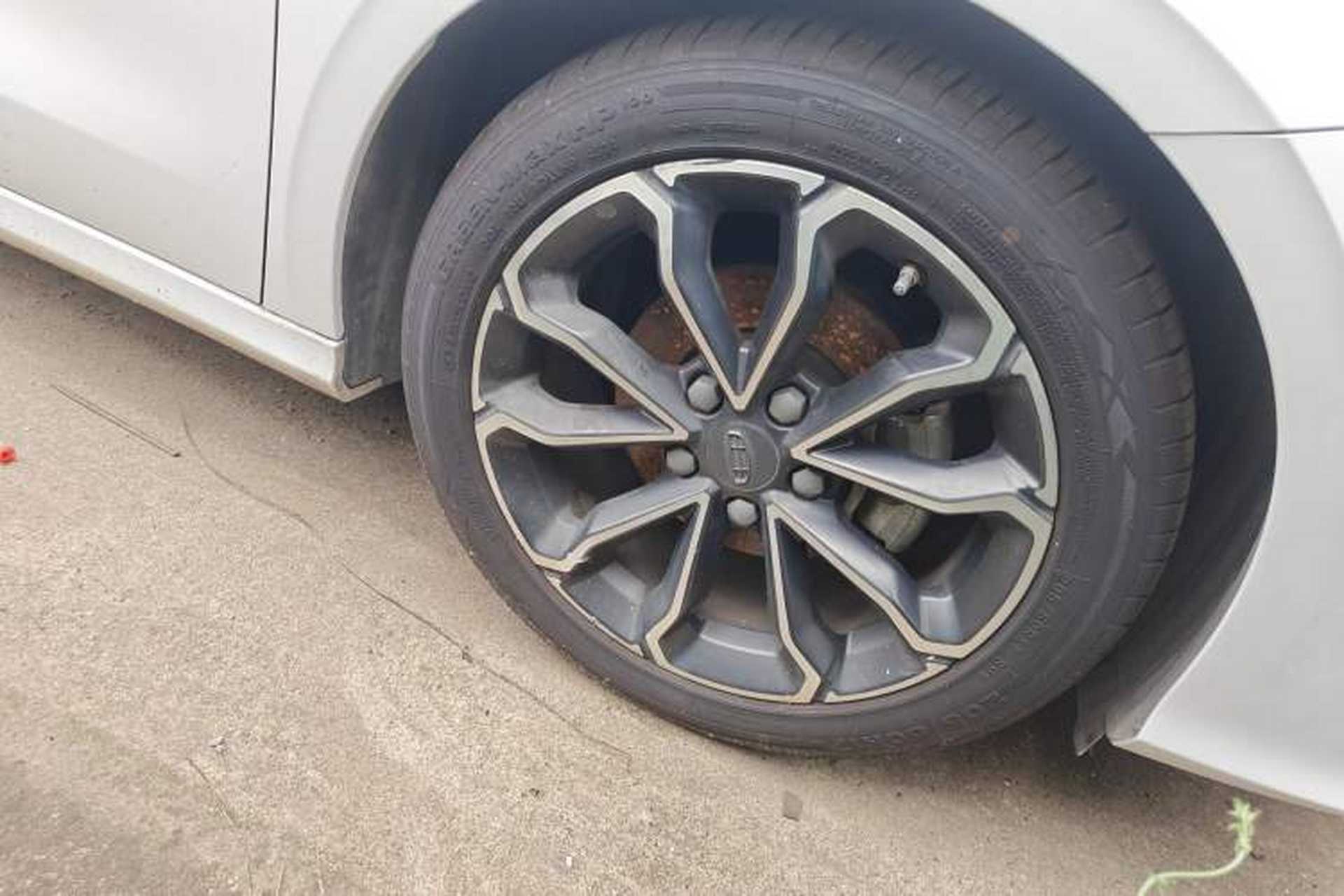 Used Geely Auto Binray 2021 1.4T CVT Asian Games Edition Right Front Wheel Hub