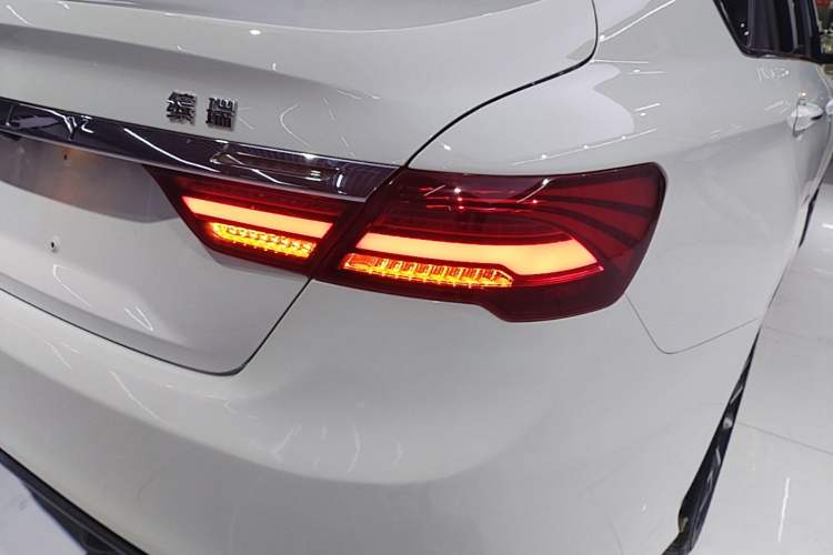 Used Geely Auto Binray 2021 1.4T CVT Asian Games Edition Right Rear Taillight
