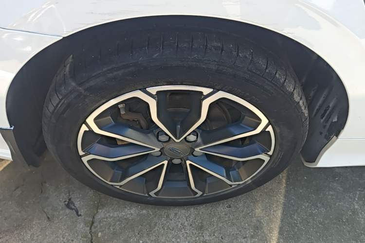 Used Geely Auto Binray 2021 1.4T CVT Asian Games Edition Right Rear Wheel Hub