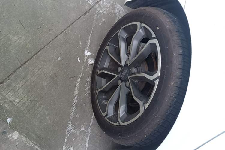 Used Geely Auto Binray 2021 1.4T CVT Asian Games Edition Right Rear Wheel Hub