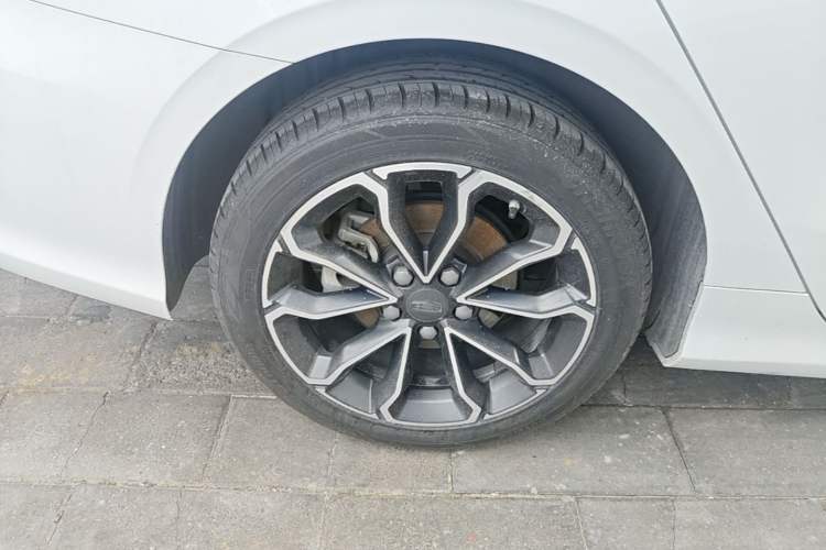 Used Geely Auto Binray 2021 1.4T CVT Asian Games Edition Right Rear Wheel Hub