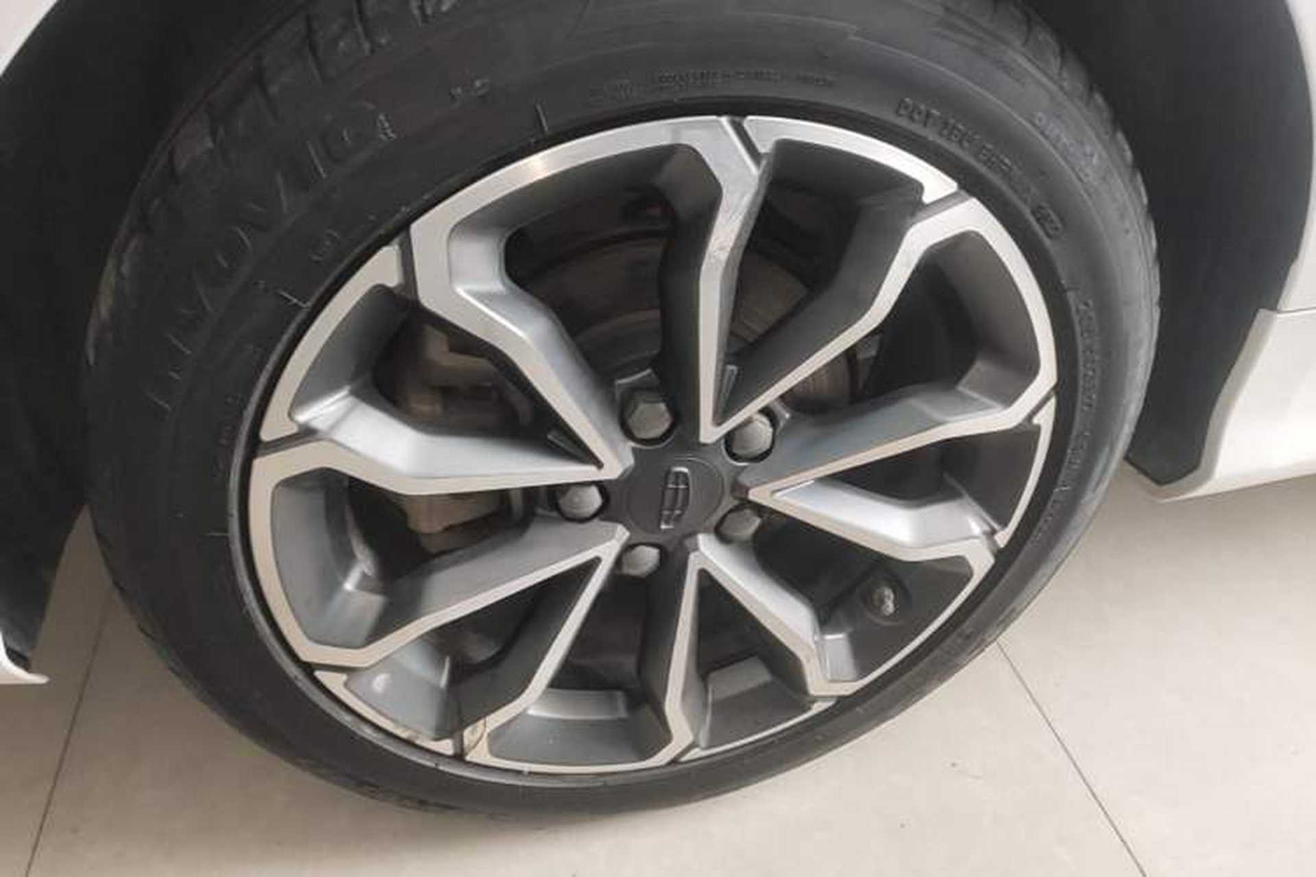 Used Geely Auto Binray 2021 1.4T CVT Asian Games Edition Right Rear Wheel Hub