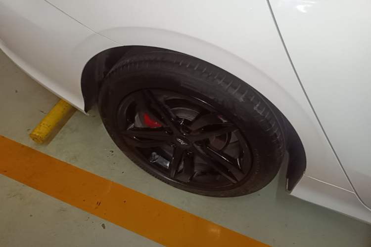 Used Geely Auto Binray 2021 1.4T CVT F-Sport Edition Right Rear Wheel Hub