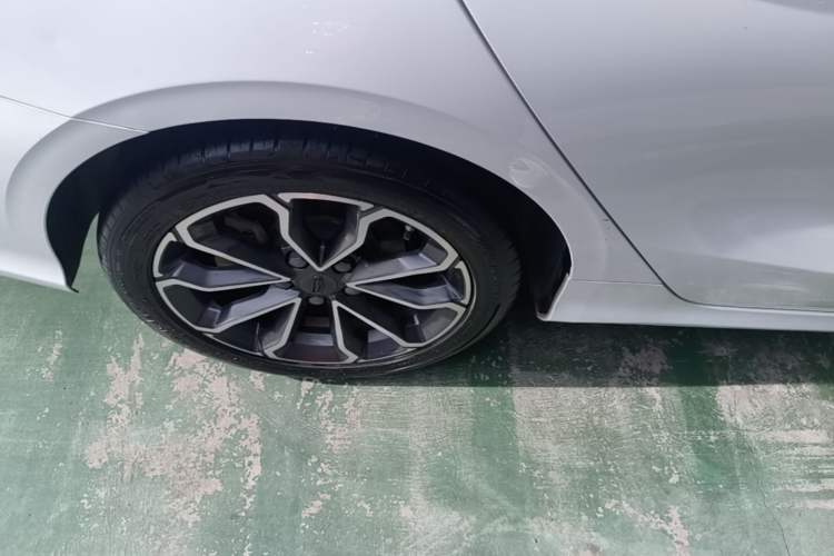 Used Geely Auto Binray 2021 1.4T CVT Asian Games Edition Right Rear Wheel Hub