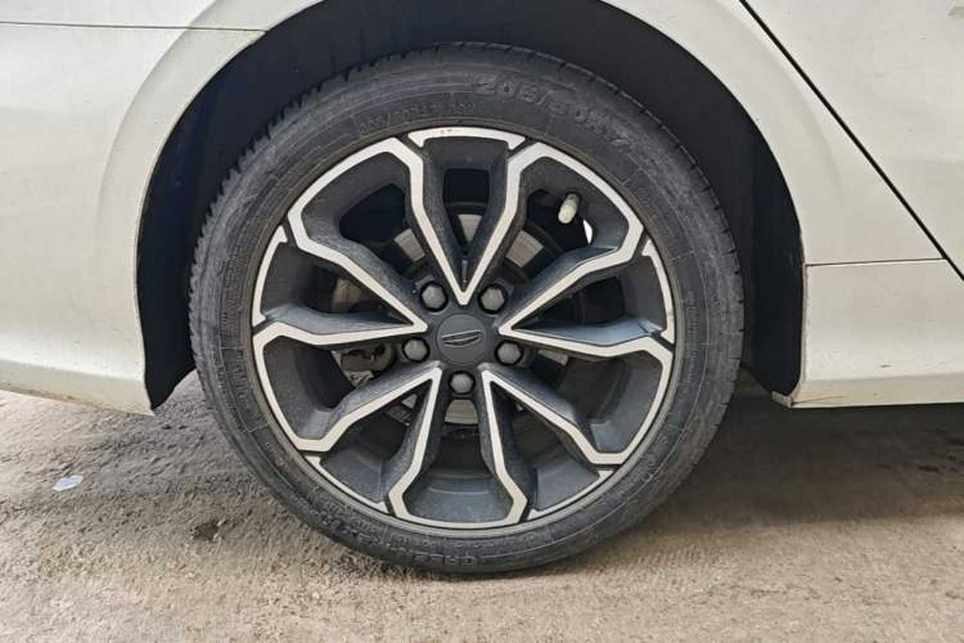 Used Geely Auto Binray 2021 1.4T CVT Asian Games Edition Right Rear Wheel Hub